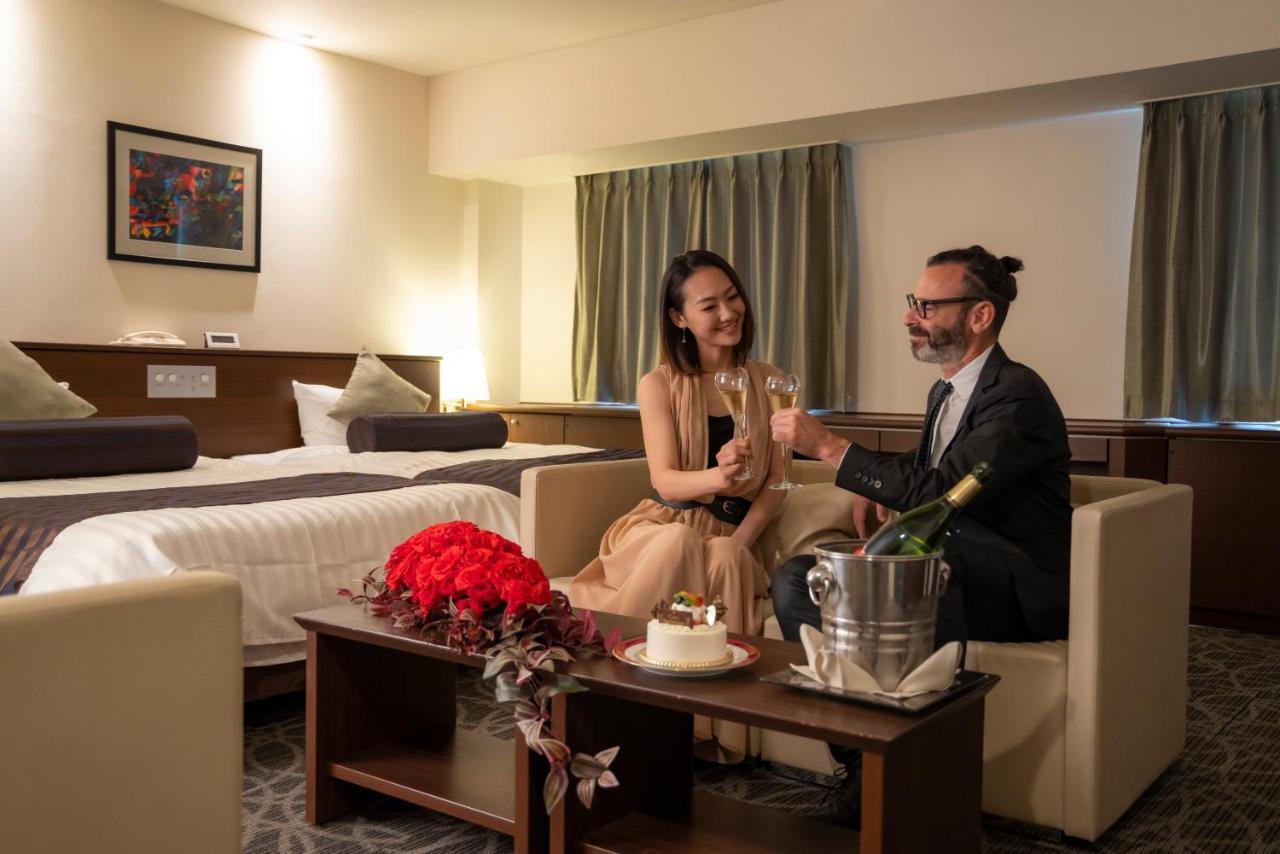 Hotel Plaza Osaka Luaran gambar
