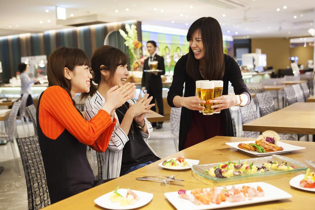 Hotel Plaza Osaka Luaran gambar